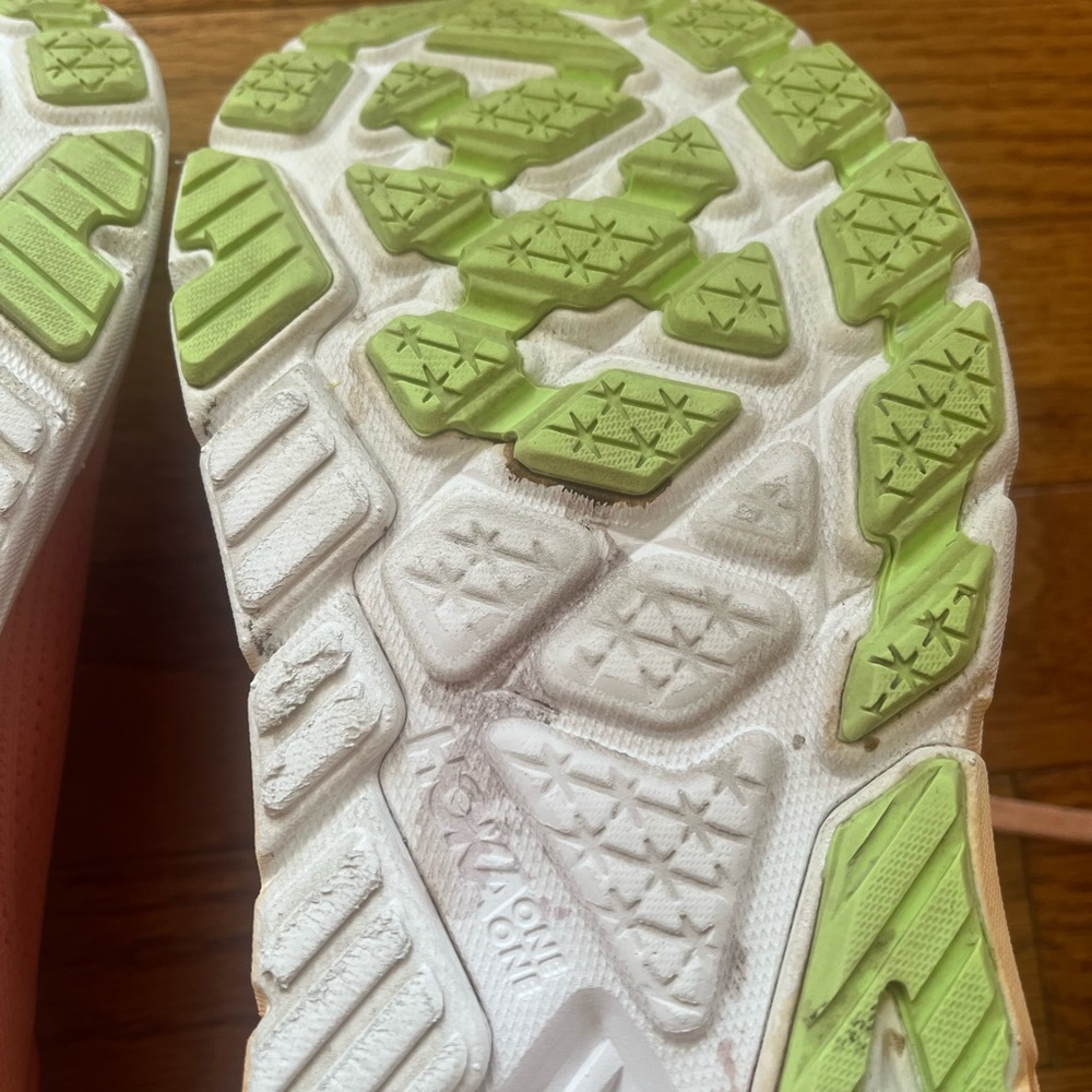 Hoka Arahi 7 - Coral - Picture 8 of 11